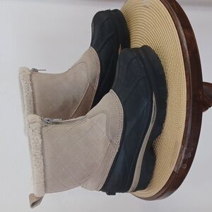 Magellan Outdoors Tan/Black Leather & Rubber Warm Zip-Up  Boots Thinsulate W7